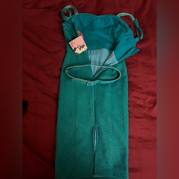 Vixen Jawbreaker Wiggle Dress in Turquoise Lurex by Micheline Pitt - Picture 4 of 4